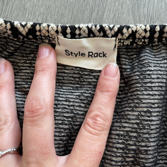 Stunning colourful mini dress - Picture 2 of 3